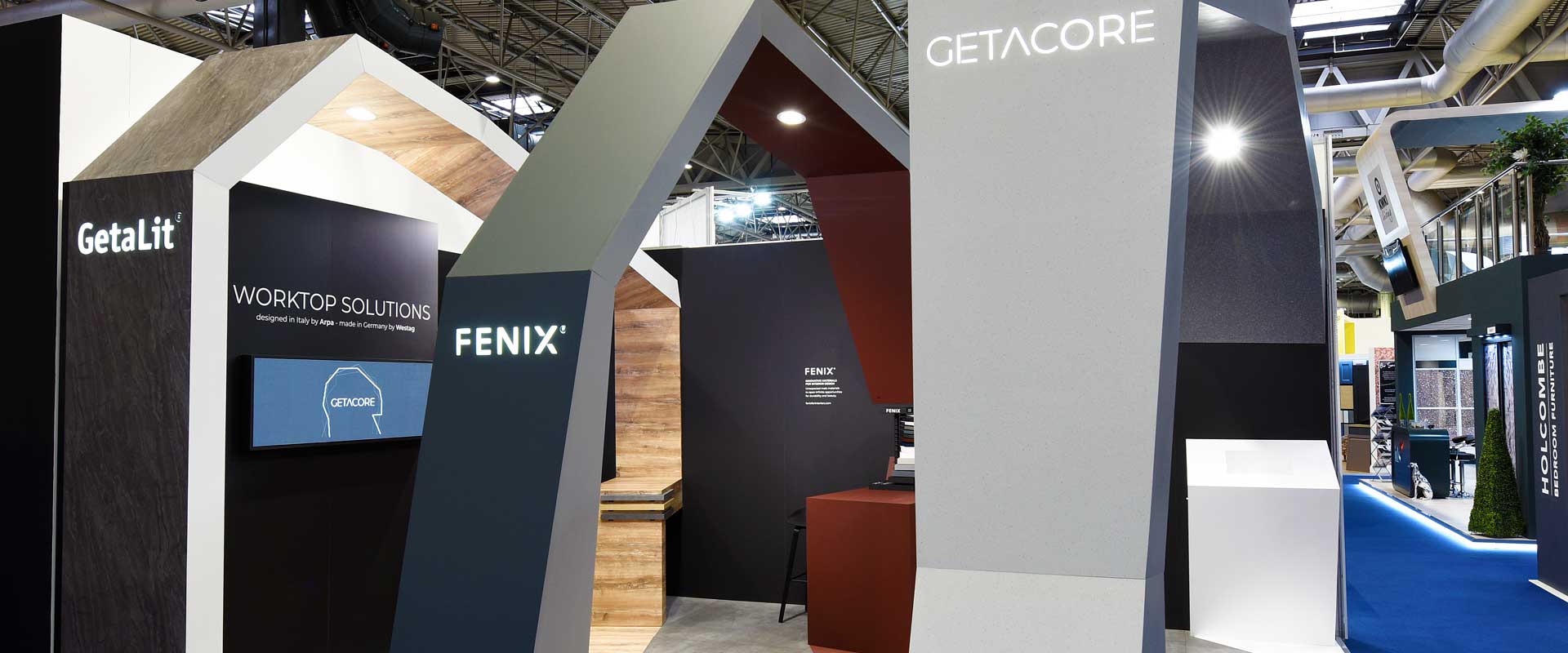 Stand a tre arcate per il progetto Worktop Solutions